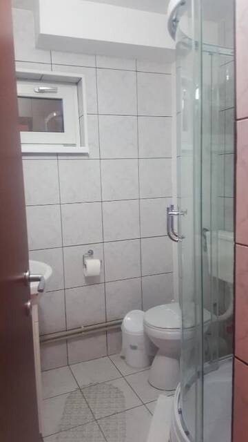 Фото номера Двухместный номер с 1 кроватью и балконом Хостелы Hostel Voineasa г. Войняса 9
