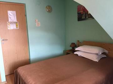 Фото номера Двухместный номер с 1 кроватью и видом на горы — Мансарда Хостелы Hostel Voineasa г. Войняса 5