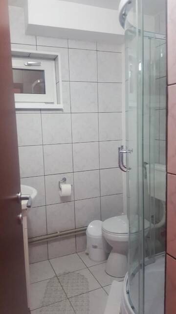 Фото номера Двухместный номер с 1 кроватью и балконом Хостелы Hostel Voineasa г. Войняса 3