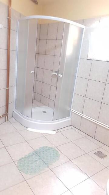 Фото номера Семейный номер с балконом Хостелы Hostel Voineasa г. Войняса 5